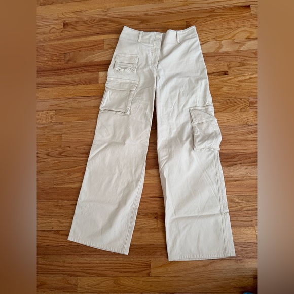 Wilfred Aritzia Picture Cargo Pant in Birch 4 Short - Picture 2 of 4